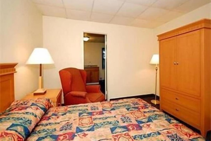 Room 18 of 34