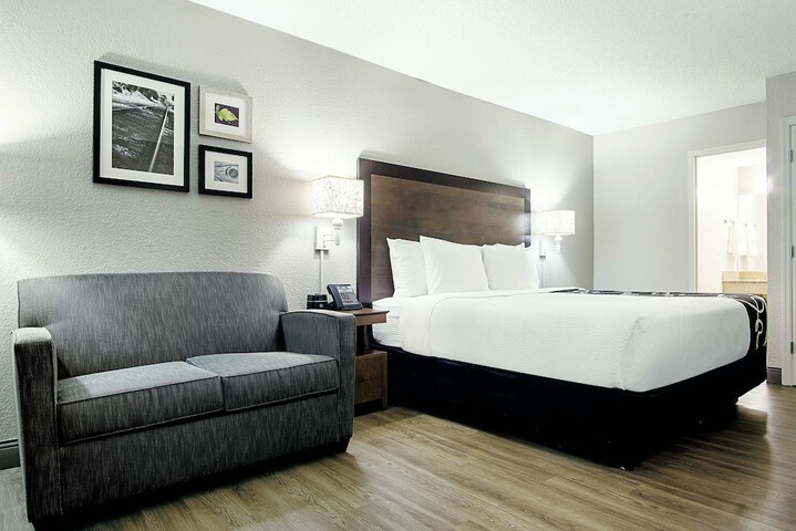 Room 54 of 70