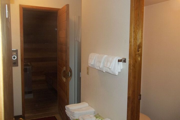 Room 26 of 34
