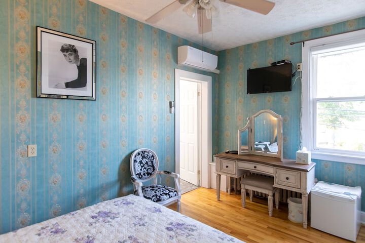 Room 46 of 71