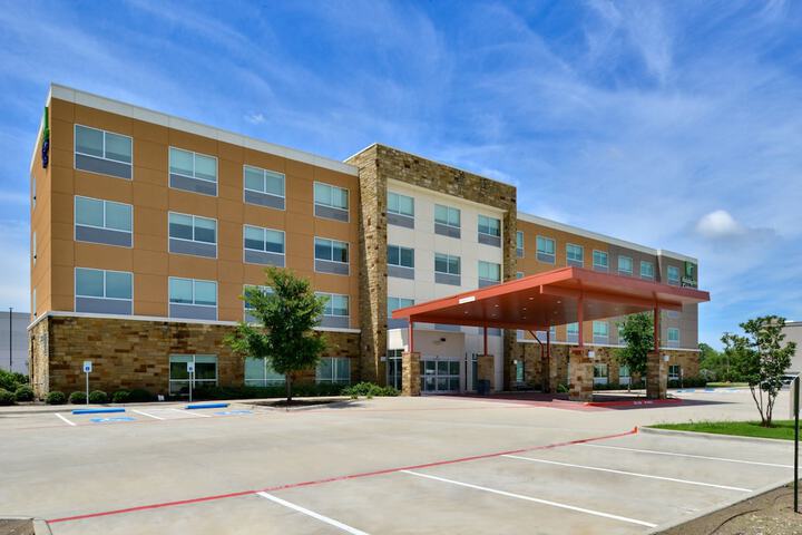 Hotel 2 of 57