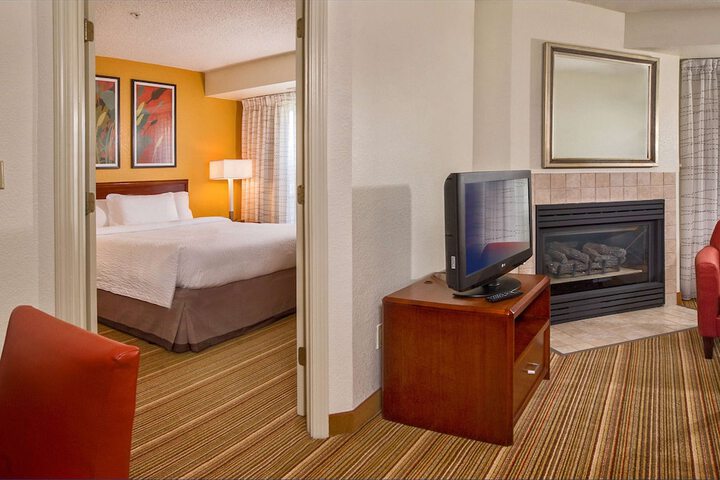 Room 15 of 28