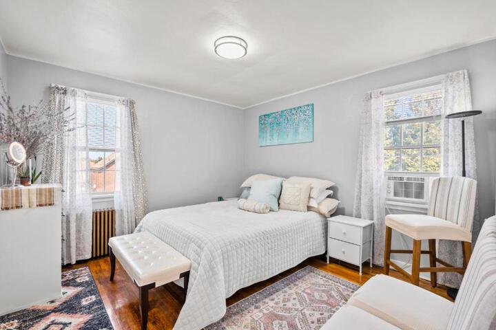 Large apartment with multiple sleeping options
