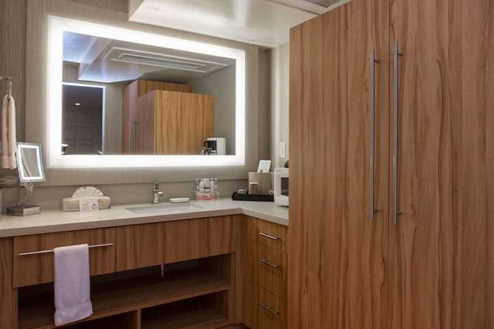 Hotel Strata