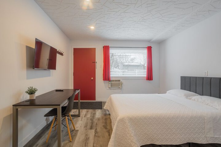 Room 18 of 18