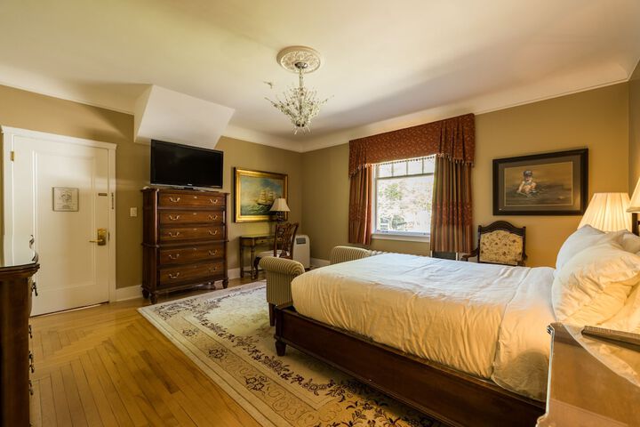 Room 42 of 51