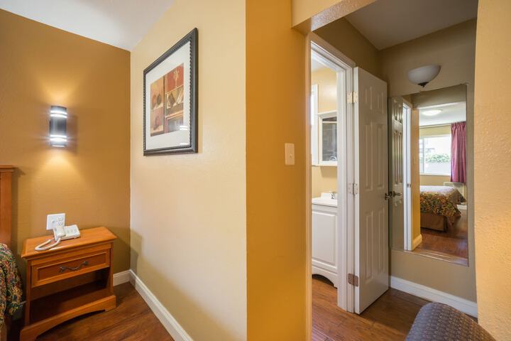 Room 15 of 33