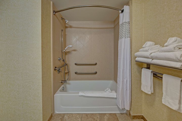 Room 18 of 35