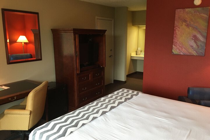RIVER ROCK INN