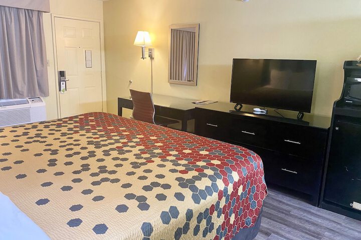 Room 16 of 27