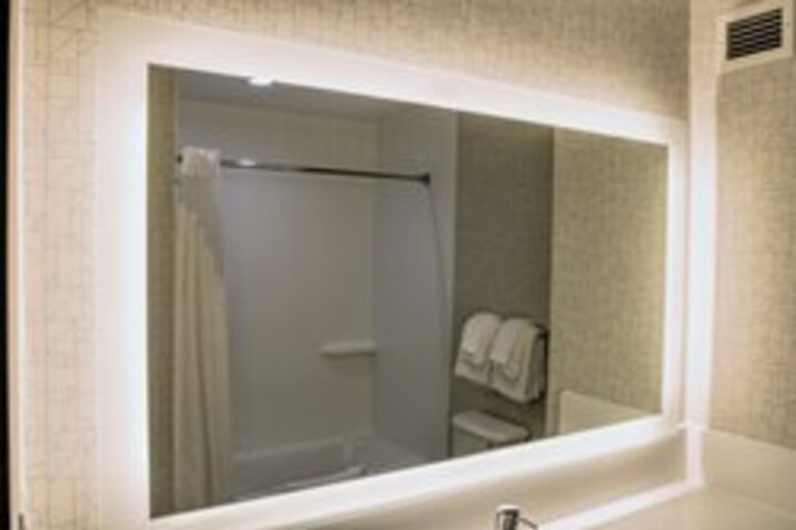 Room 295 of 372