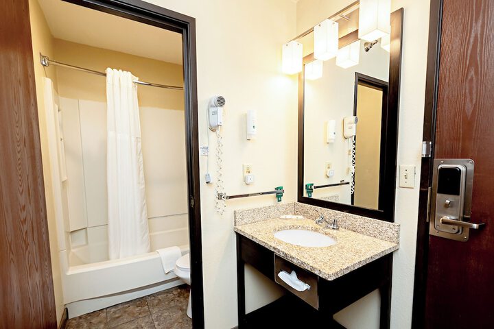 Quality Inn & Suites Marinette