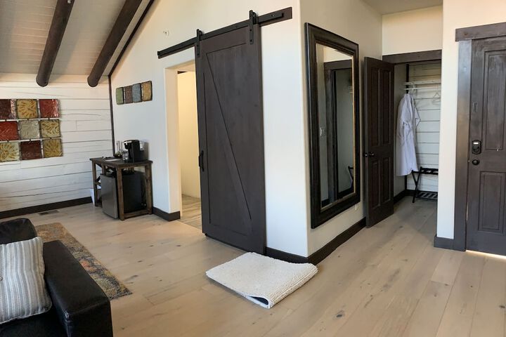 Room 14 of 80