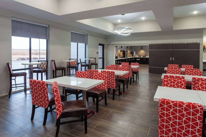 La Quinta Inn & Suites by Wyndham Coralville Iowa City