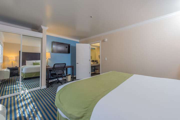 Room 18 of 38
