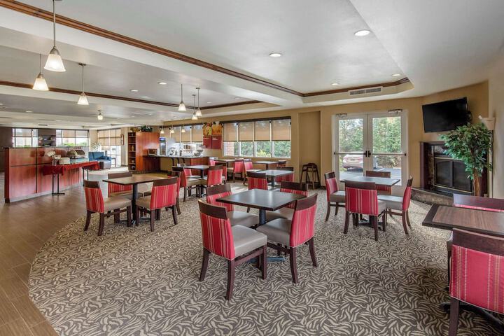 Comfort Suites Seaford