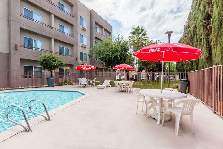 Pool 6 of 28