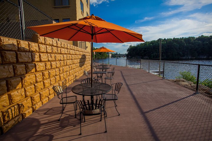 Natura Vue Resort & Boathouse