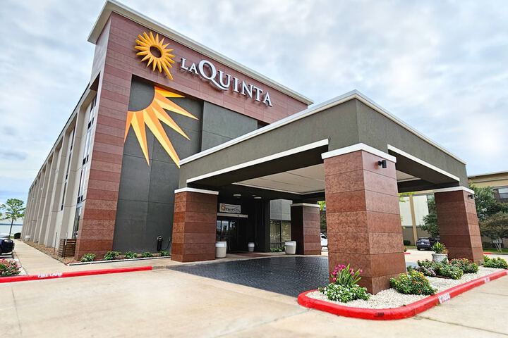 La Quinta Inn & Suites by Wyndham Houston Stafford Sugarland