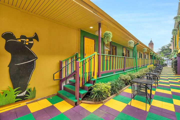 Hotel Exterior 54 of 57