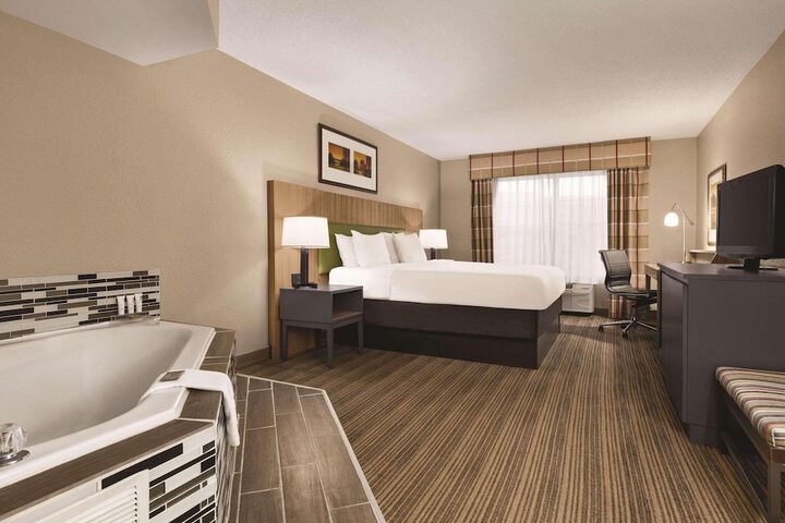 Room 15 of 40
