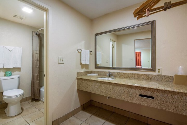 Motel 6 Winnie TX