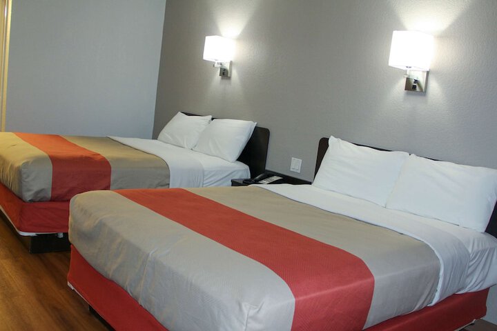 Room 33 of 43