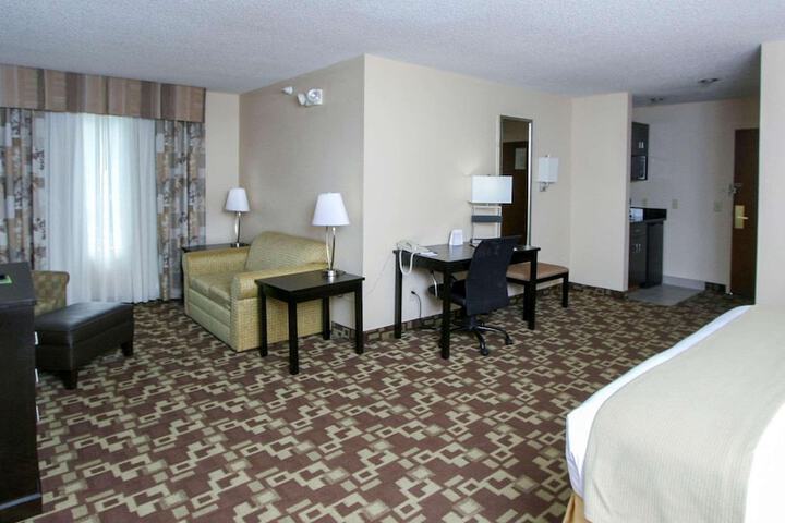 Room 6 of 22