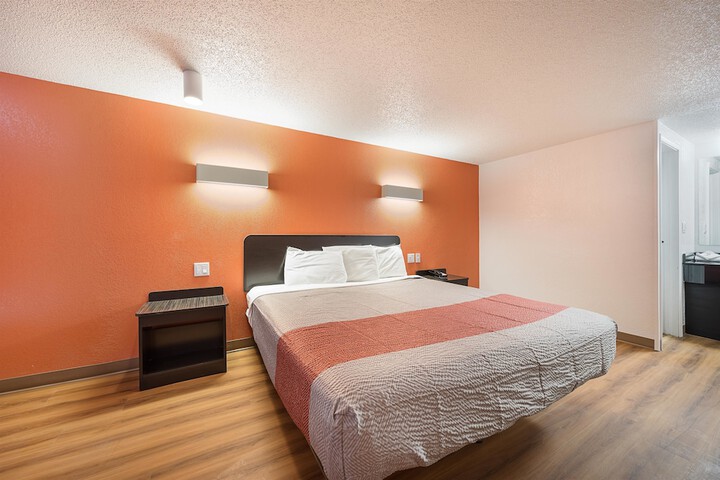 Room 14 of 20