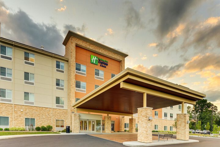 Hotel 11 of 75