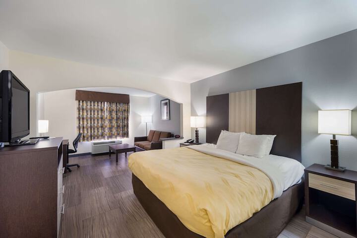 Room 6 of 36