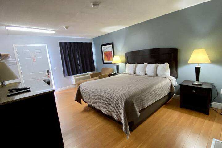 Room 13 of 24