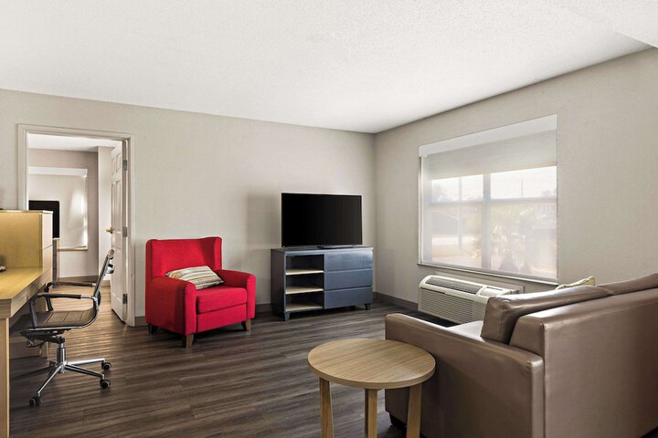 Room 35 of 53