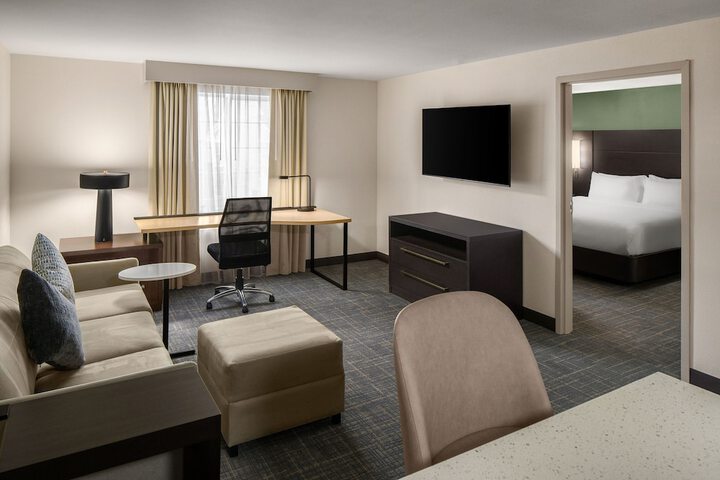 Room 21 of 33