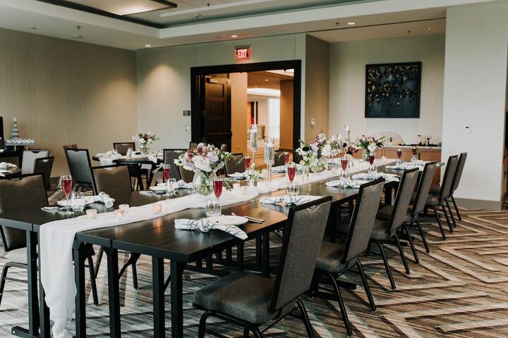 Ballroom/Hall 84 of 102