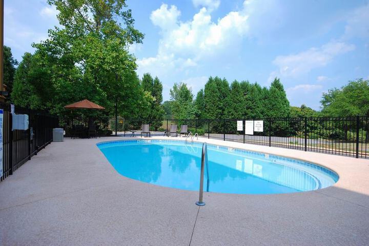 Holiday Inn Express Forsyth by IHG