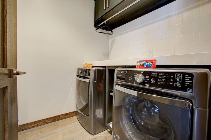 Laundry 281 of 306