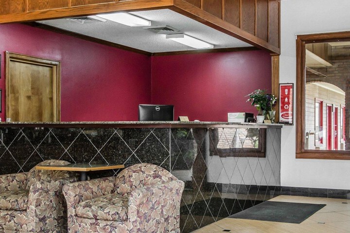 Econo Lodge Inn & Suites Enterprise