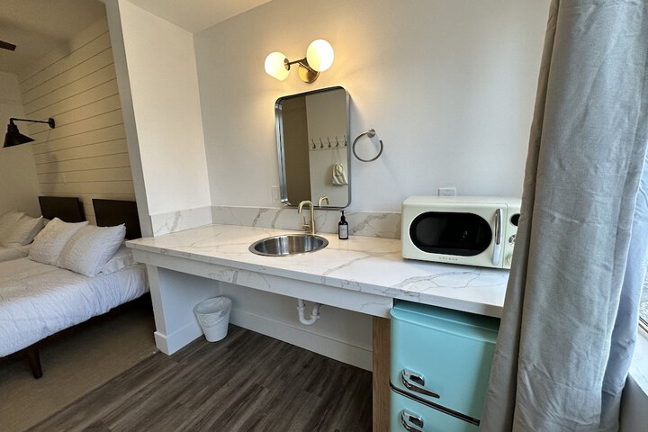 Room 15 of 26
