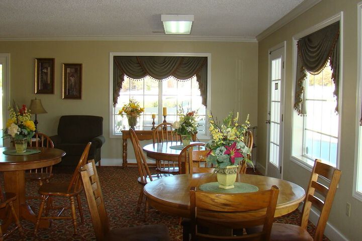 Honeysuckle Inn - Mountain View