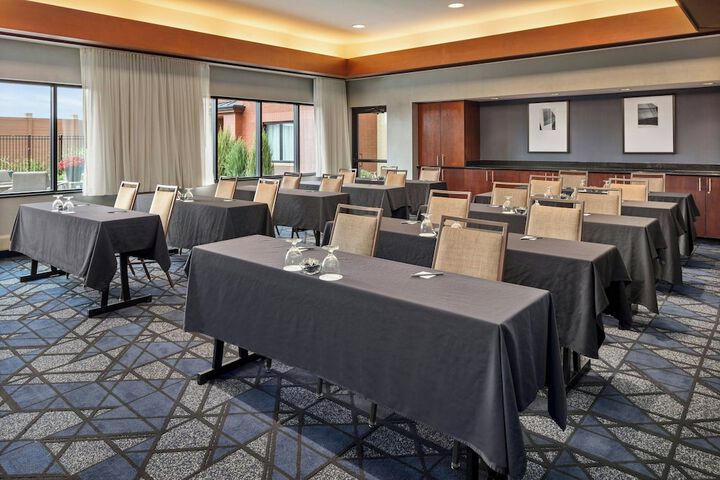 Courtyard Minneapolis St. Paul / Roseville by Marriott