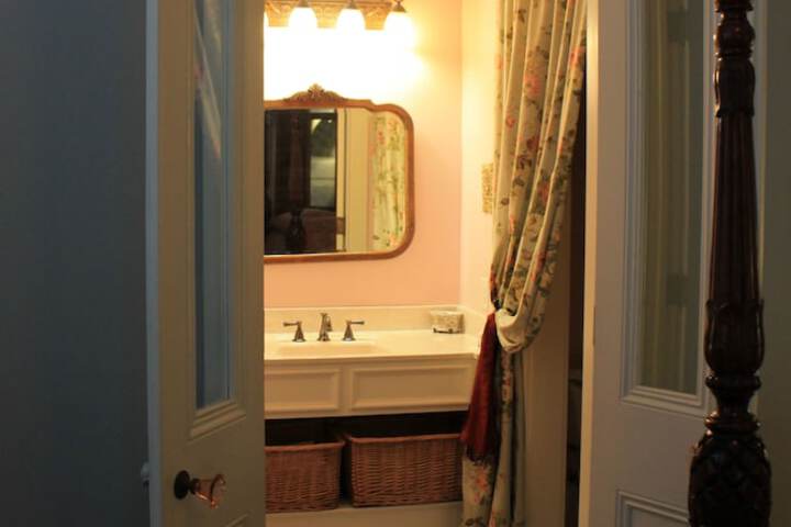 Room 26 of 45