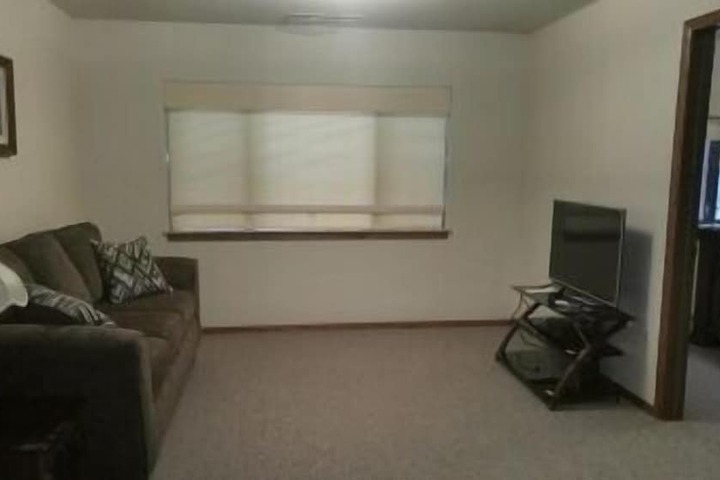 Room 8 of 18