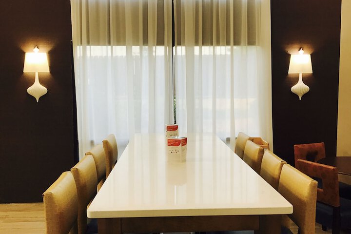 Room 14 of 30