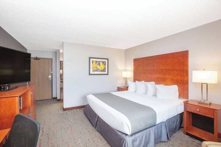 Room 32 of 70