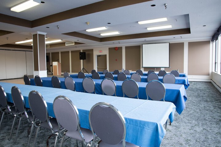 Highliner Hotel & Conference Centre