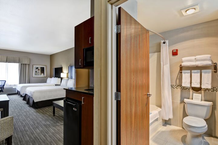 Room 27 of 65