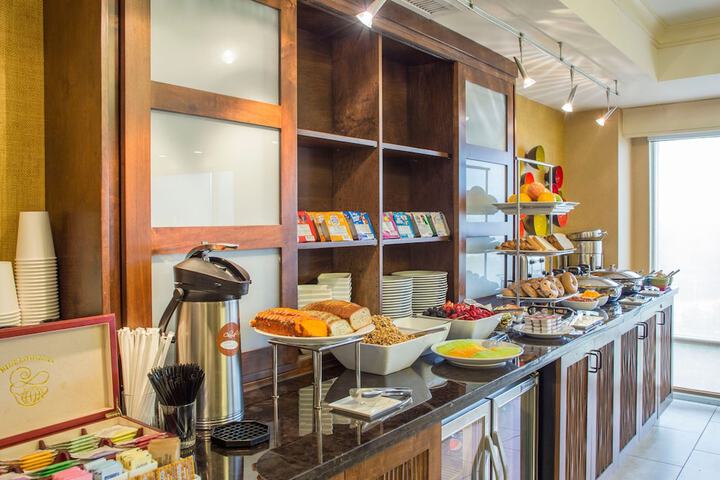 Breakfast/Coffee Service 36 of 42