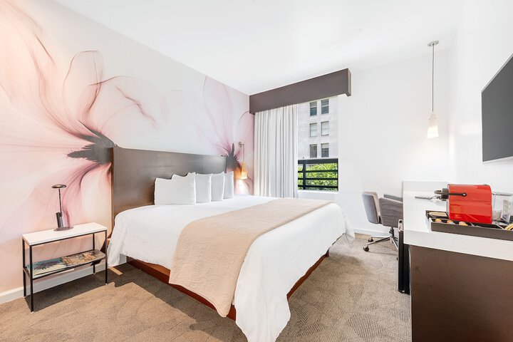 Room 42 of 112