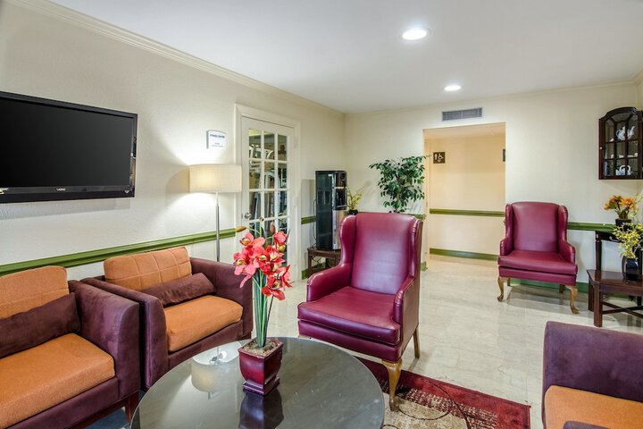 Hotel Interior 11 of 40